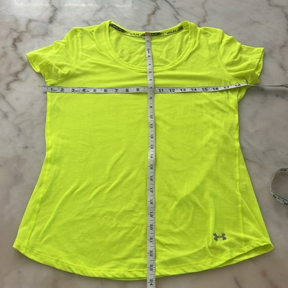 UA Under Armour Running Short Sleeve Shirt Neon Yellow Size Medium Lightweight - Picture 7 of 9